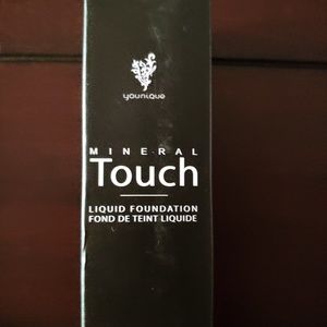 Younique Mineral Touch Foundation
